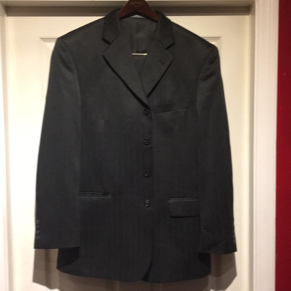 Men’s Vanetti 2 piece black pin stripe suit 40R